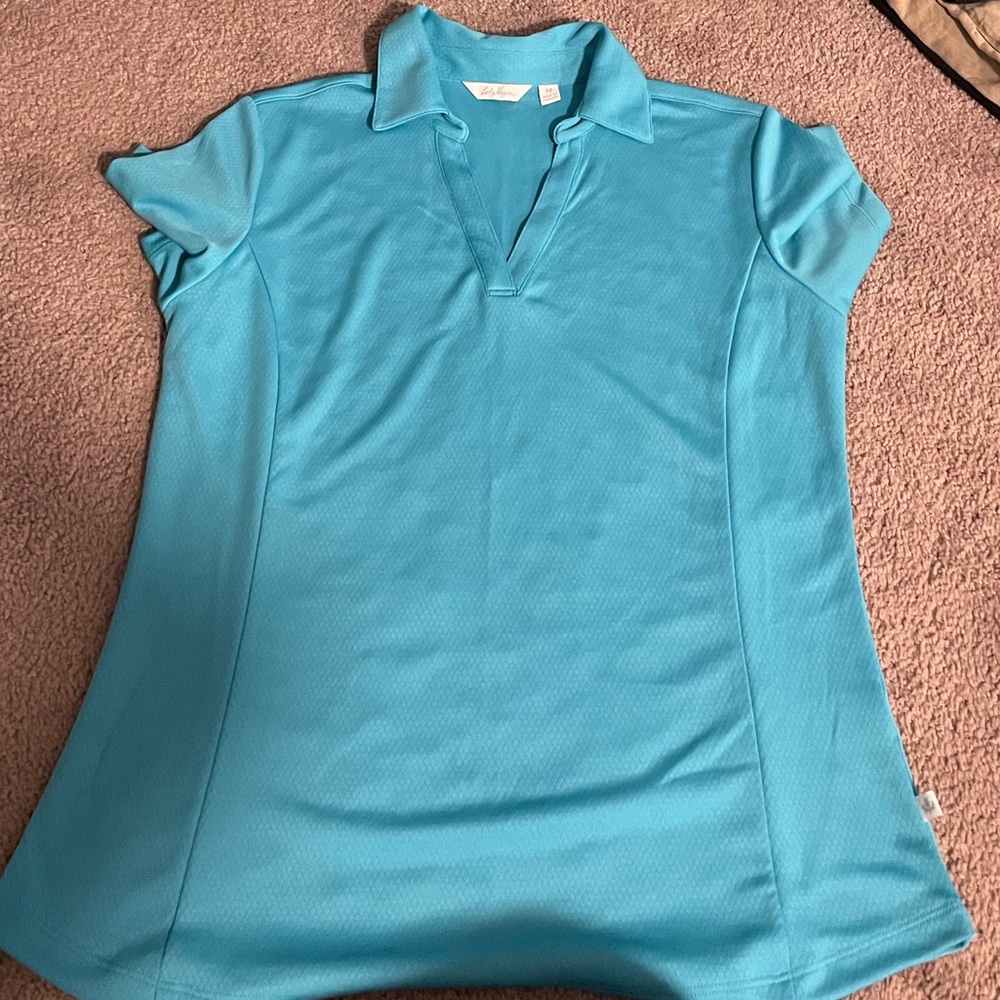 Women’s golf polo size M